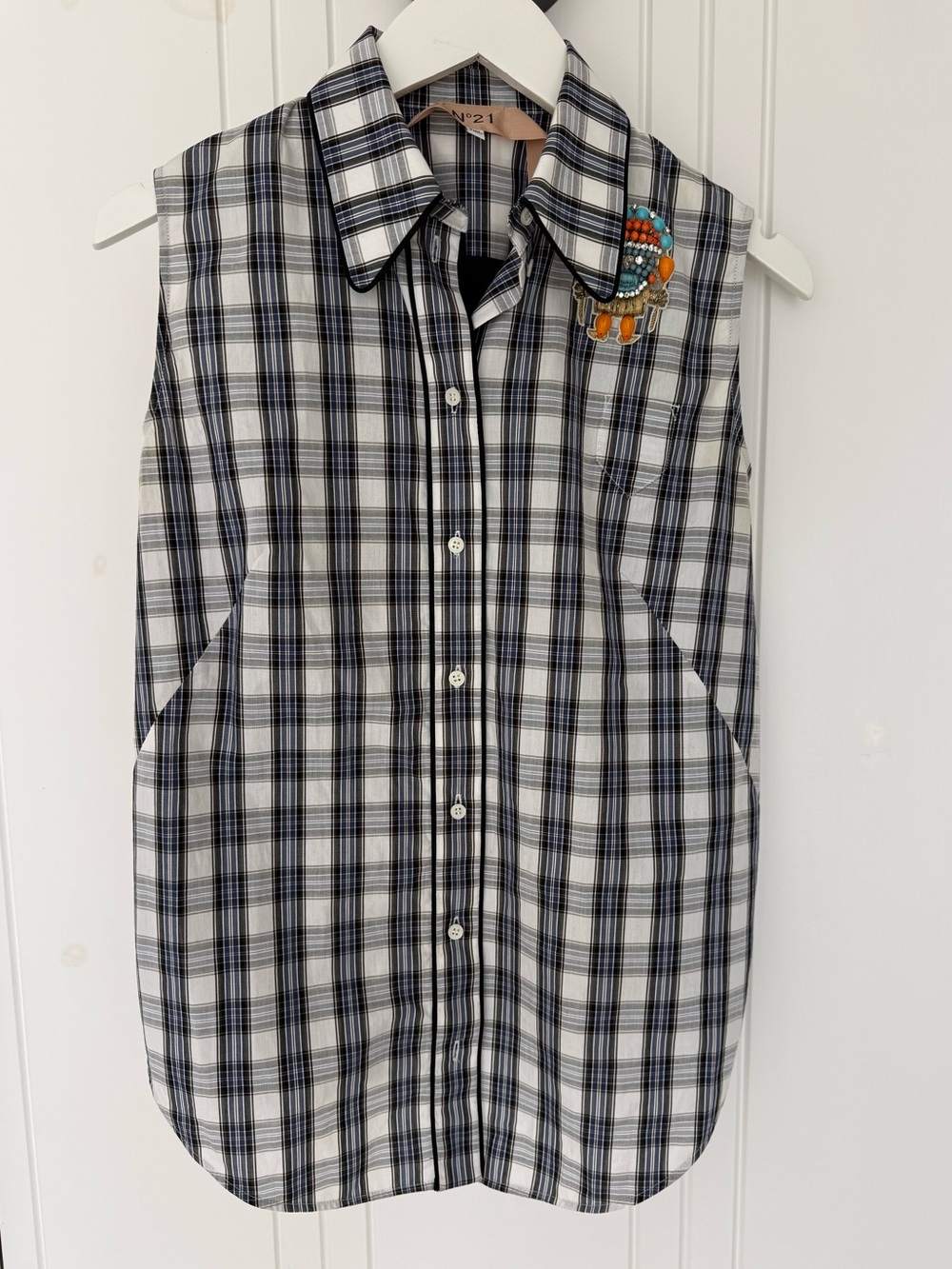 N°21 Sleeveless Plaid Shirt with beaded & Embroidered patch.